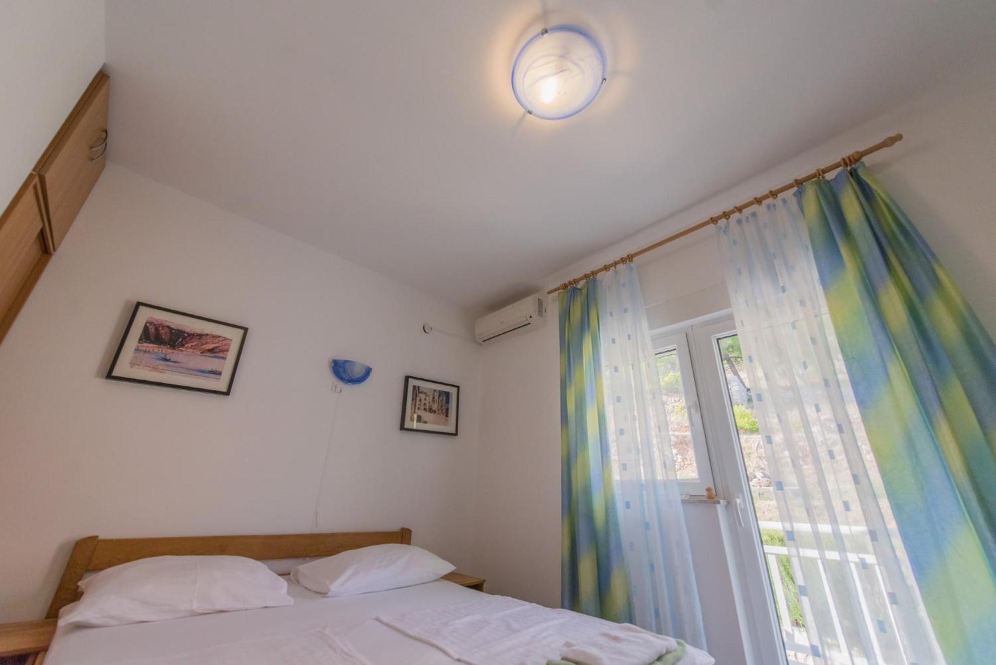 Bed And Breakfast Pero 3 Min Walk To The Beach Lokva Rogoznica Bagian luar foto