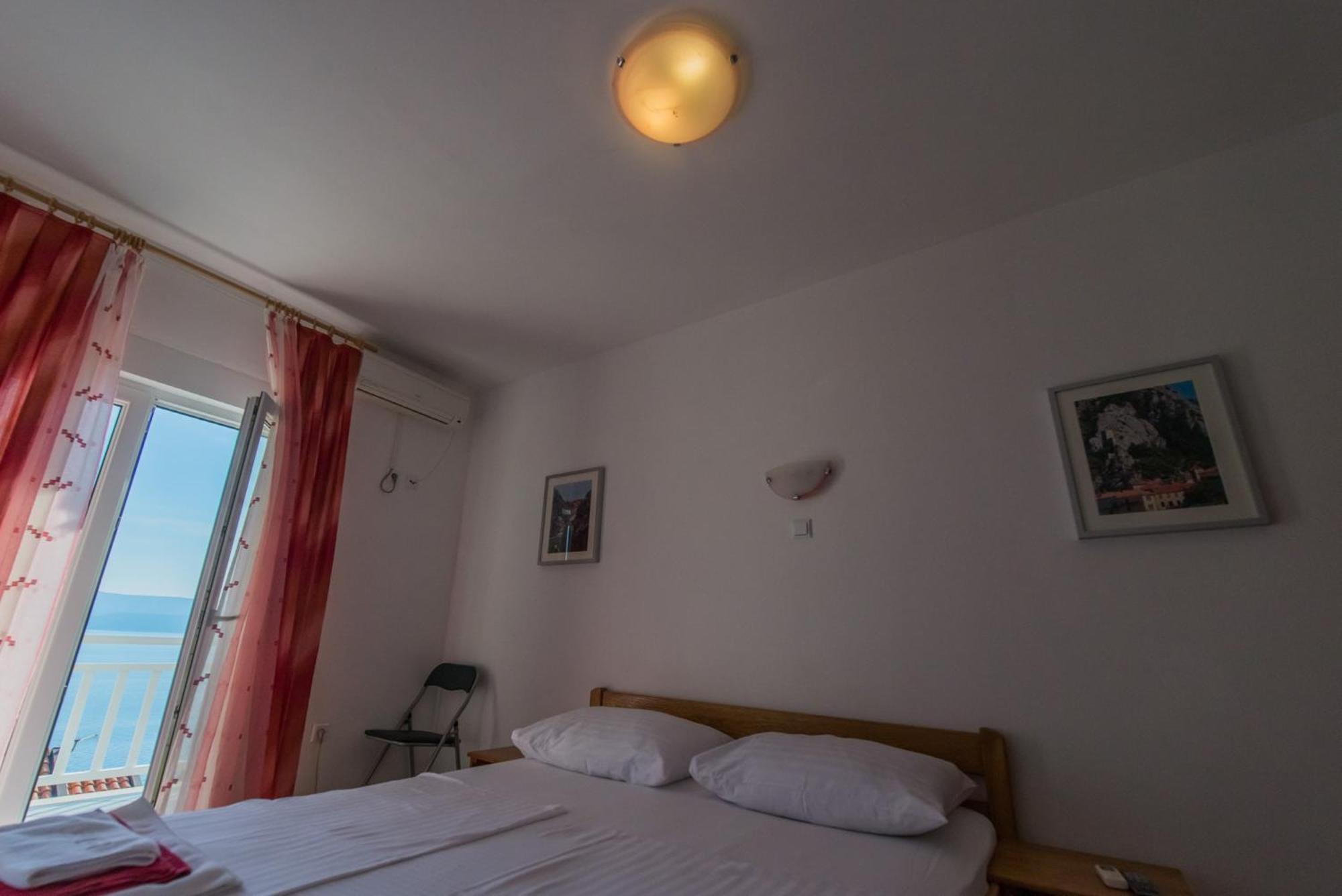 Bed And Breakfast Pero 3 Min Walk To The Beach Lokva Rogoznica Bagian luar foto
