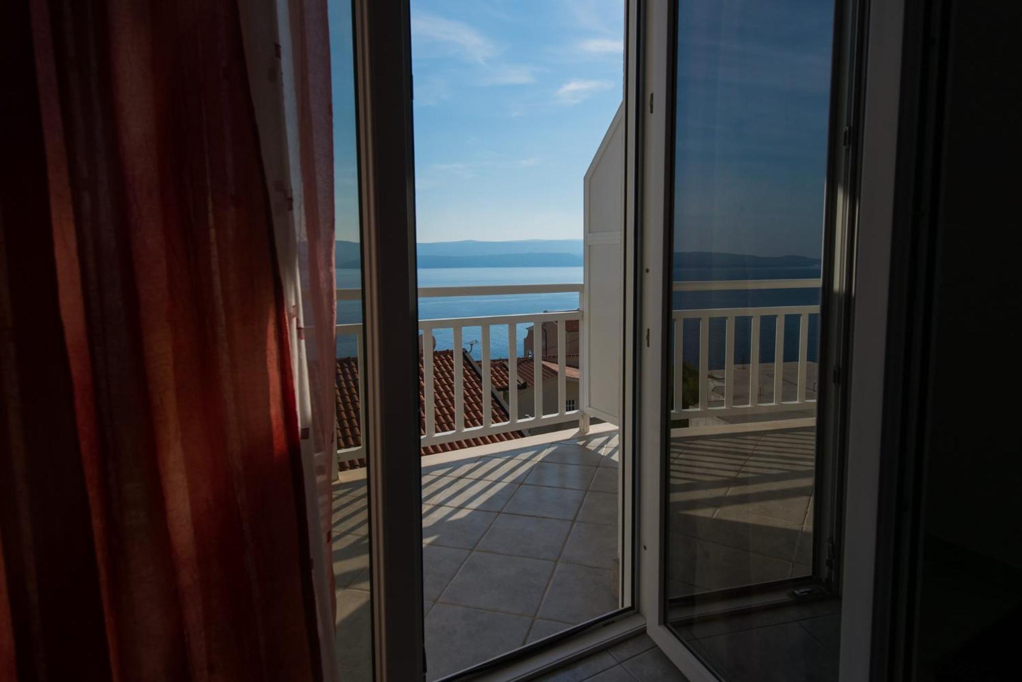 Bed And Breakfast Pero 3 Min Walk To The Beach Lokva Rogoznica Bagian luar foto