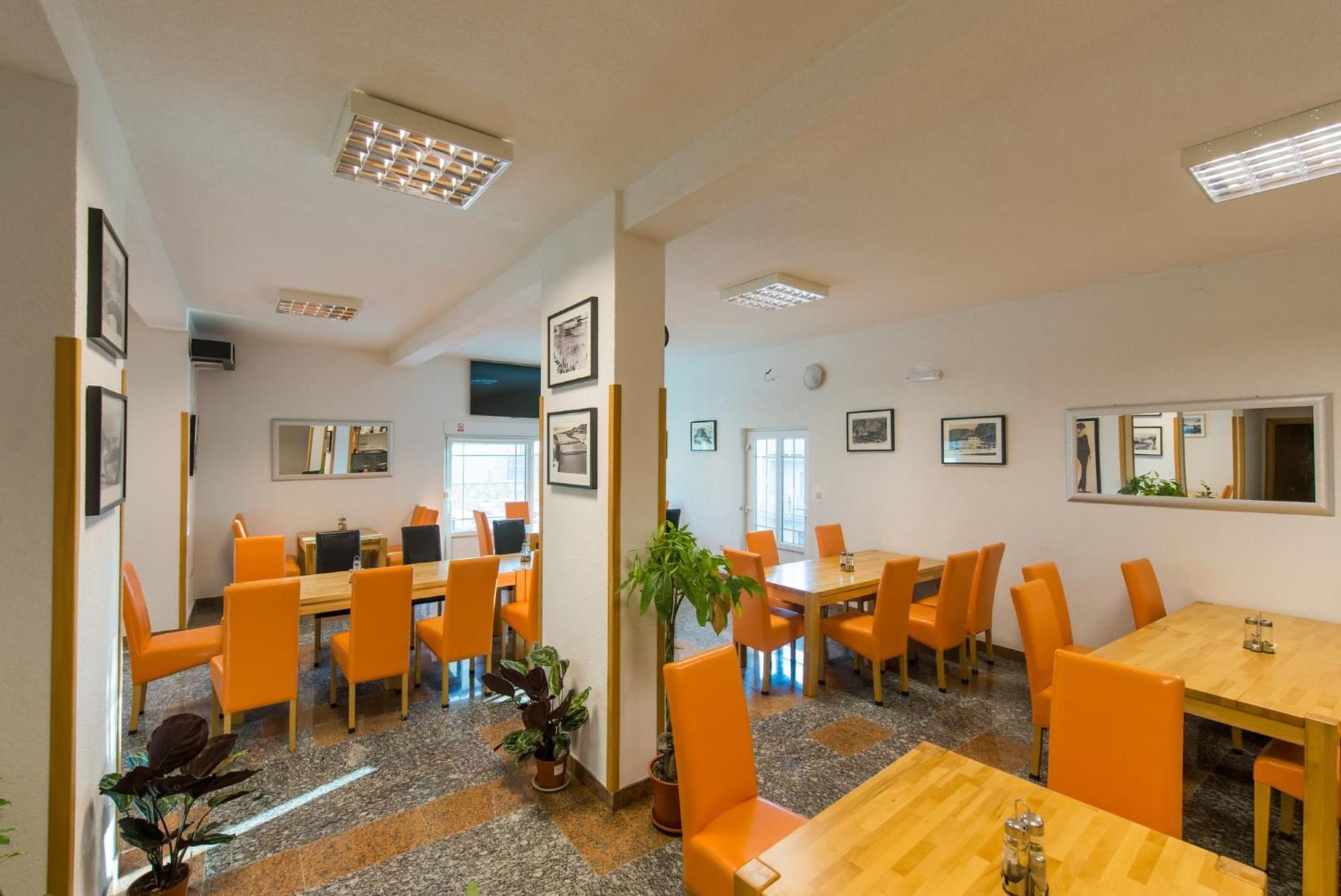 Bed And Breakfast Pero 3 Min Walk To The Beach Lokva Rogoznica Bagian luar foto